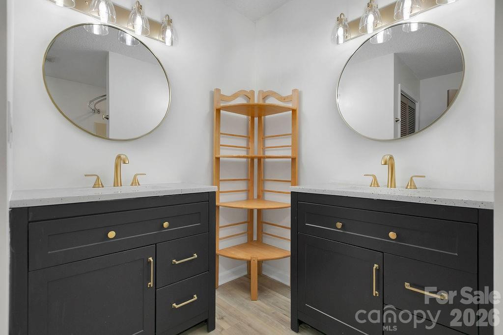 1388 King Road - Photo 22