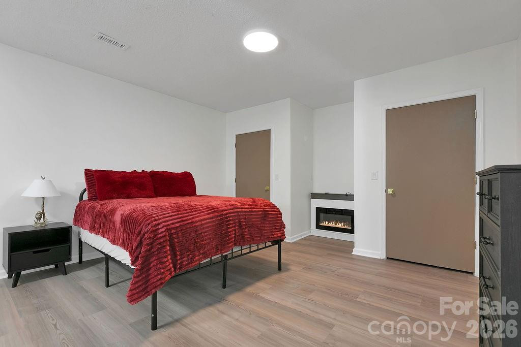 1388 King Road - Photo 36