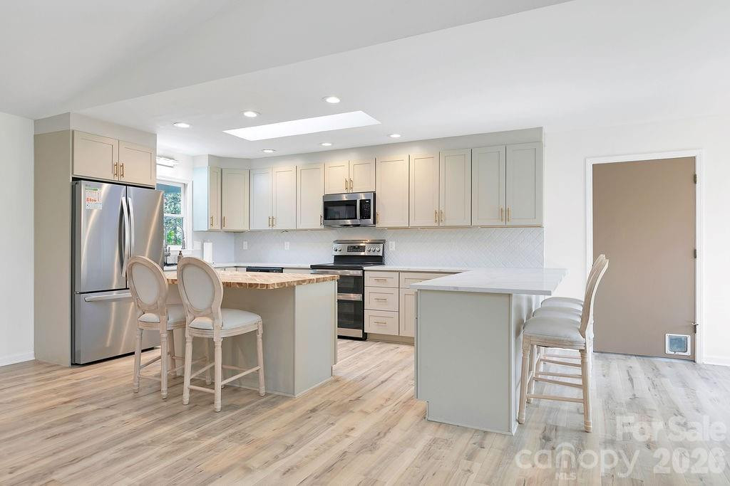 1388 King Road - Photo 10