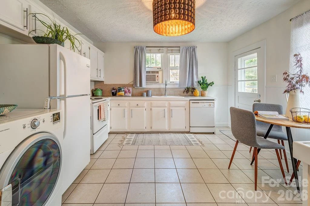 3 Irving Street - Photo 14