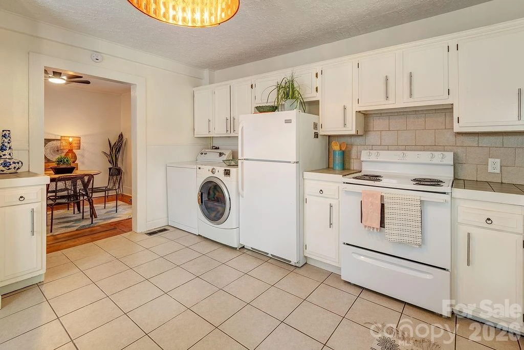 3 Irving Street - Photo 15
