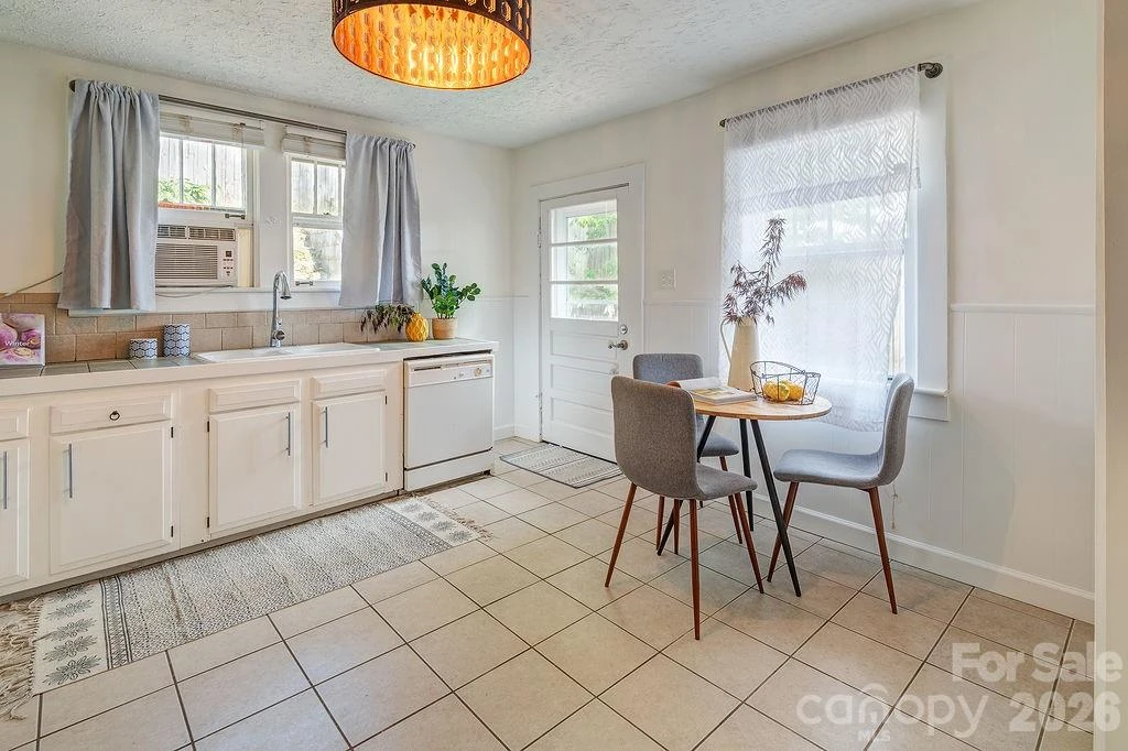 3 Irving Street - Photo 17