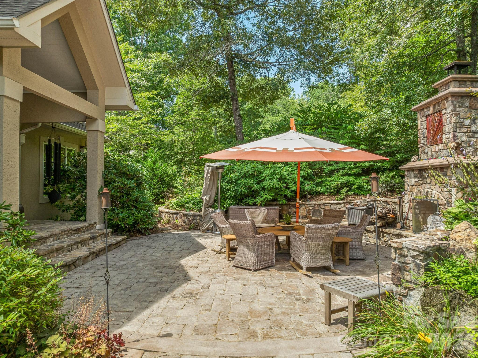 212 Plains Drive - Photo 8