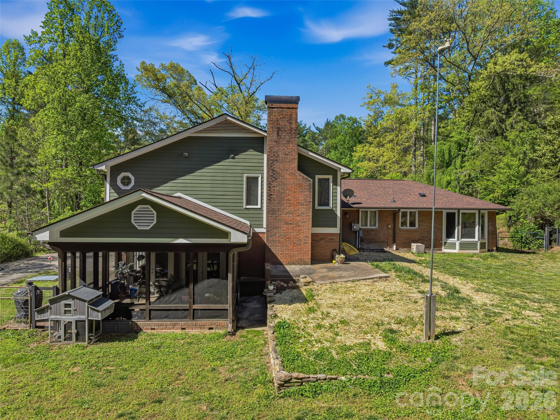 73 Redwood Street - Photo 2