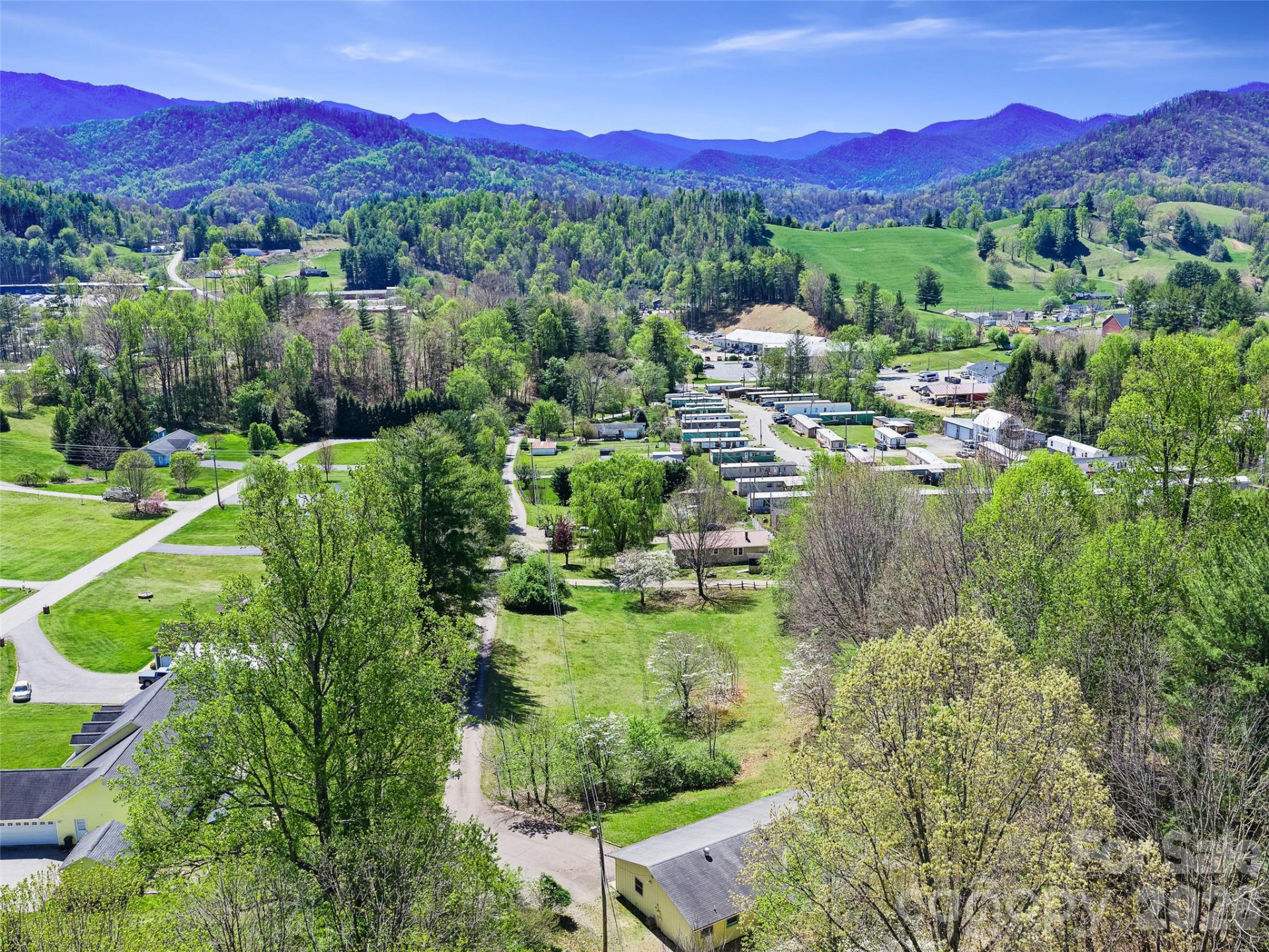 261 Shady Oak Road - Photo 2