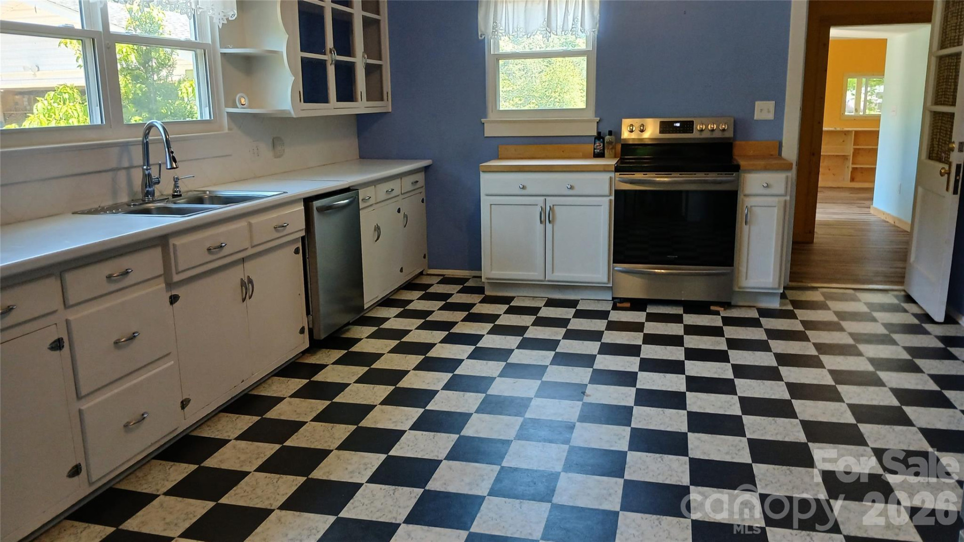 300 Woodlawn Drive - Photo 25