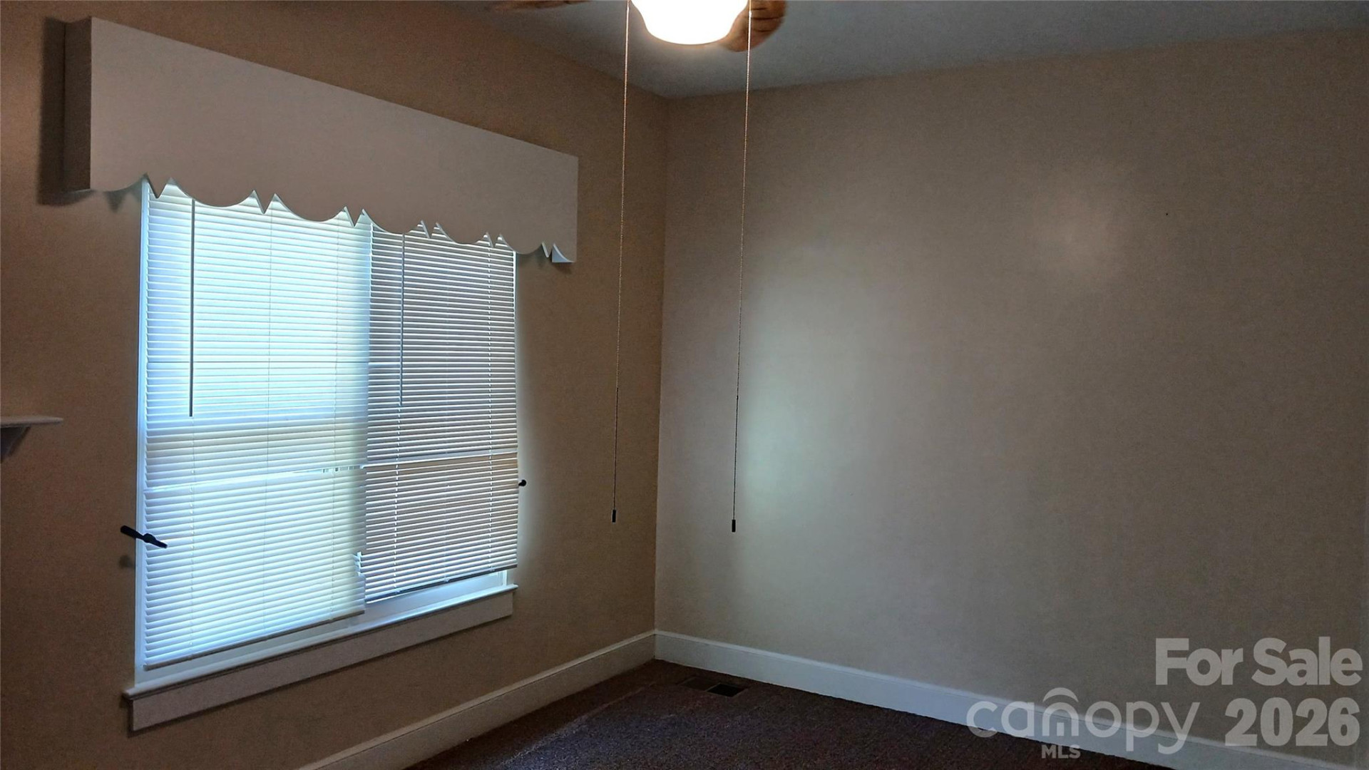 300 Woodlawn Drive - Photo 33