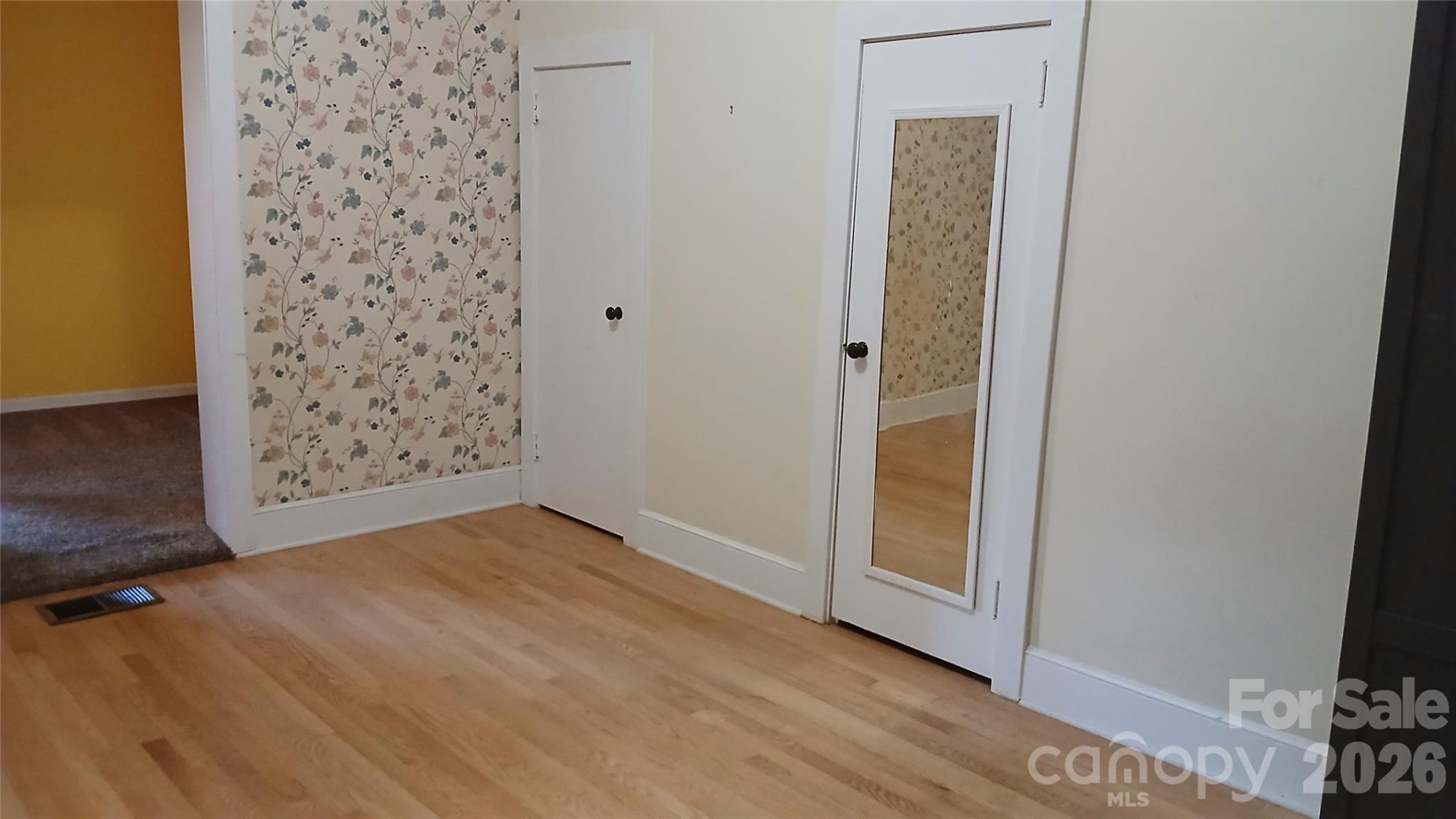 300 Woodlawn Drive - Photo 35