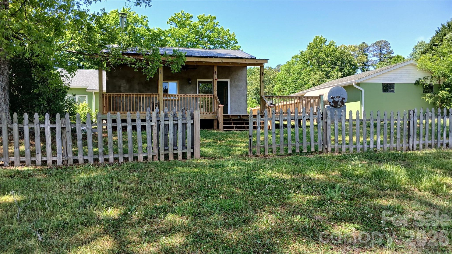 300 Woodlawn Drive - Photo 7