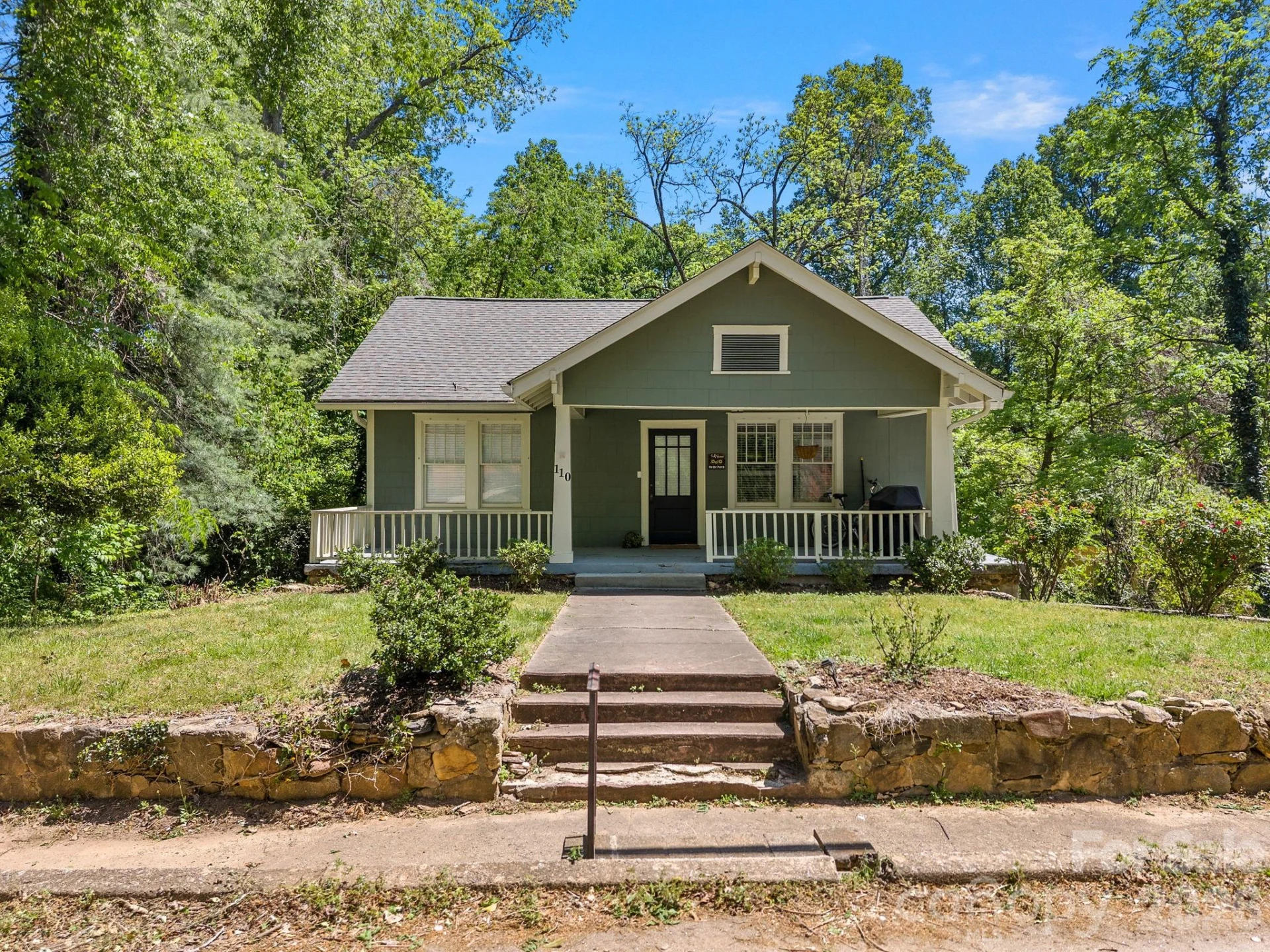 110 Grady Avenue - Photo 2