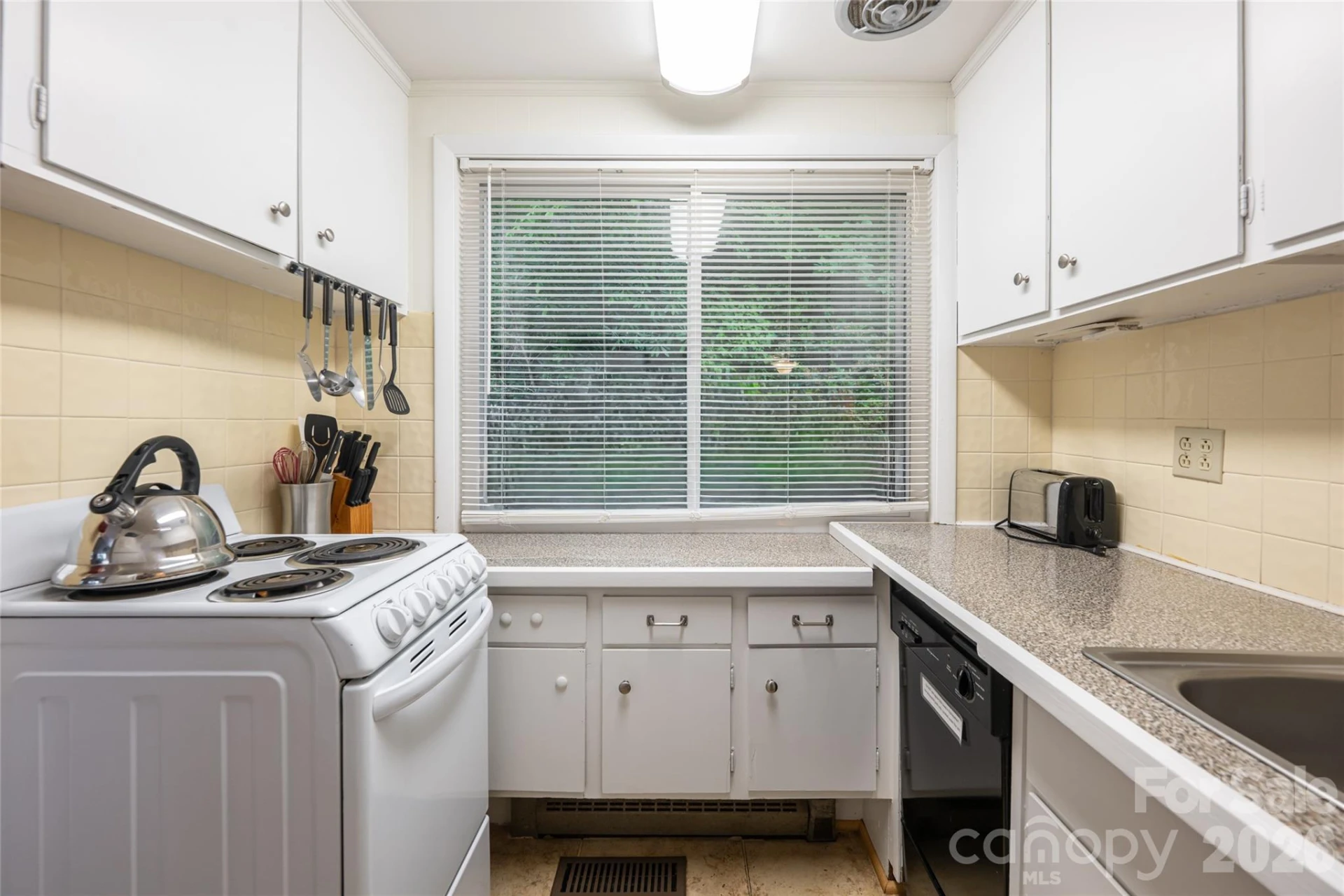 8 Delano Road - Photo 15