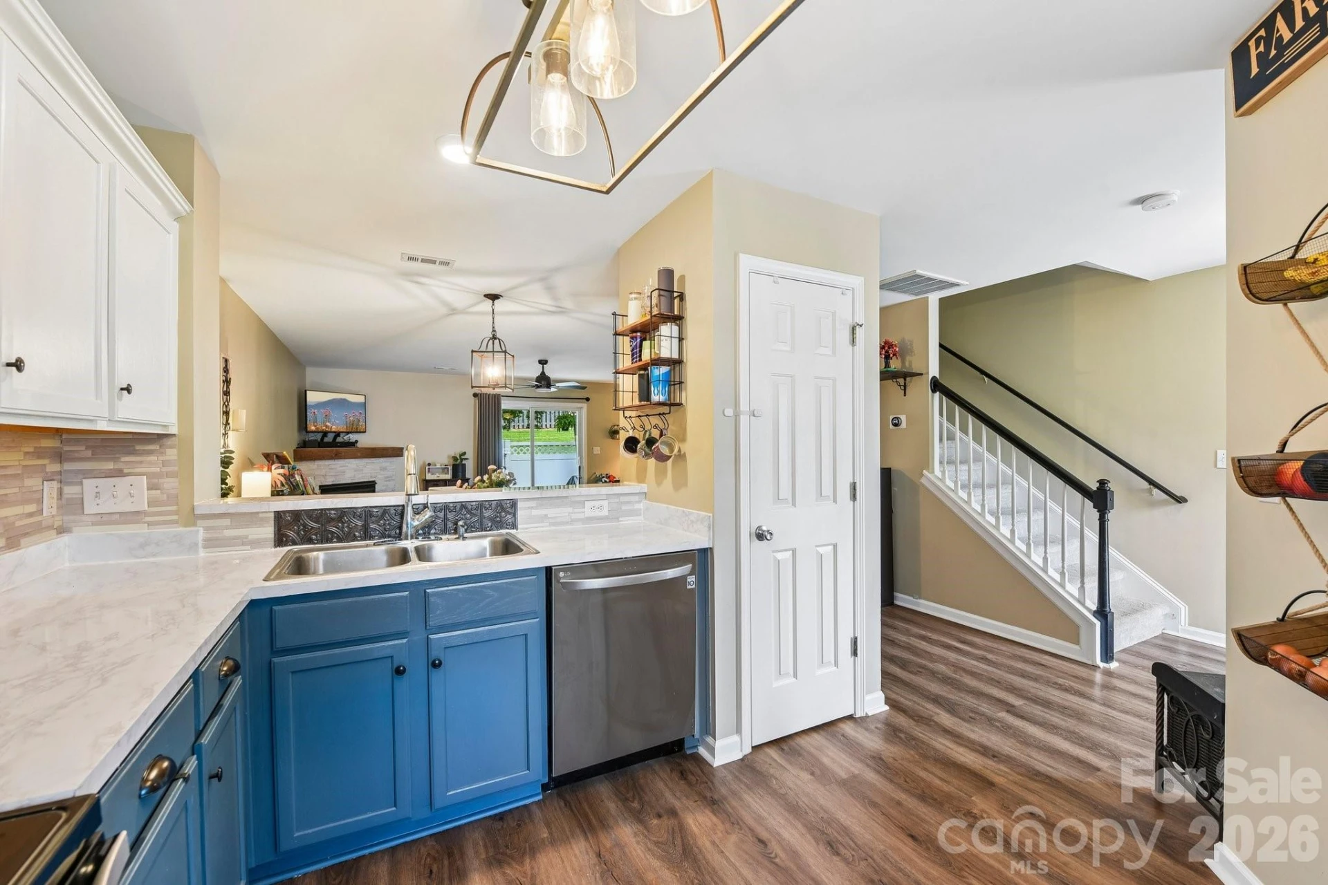 969 Heritage Parkway - Photo 5