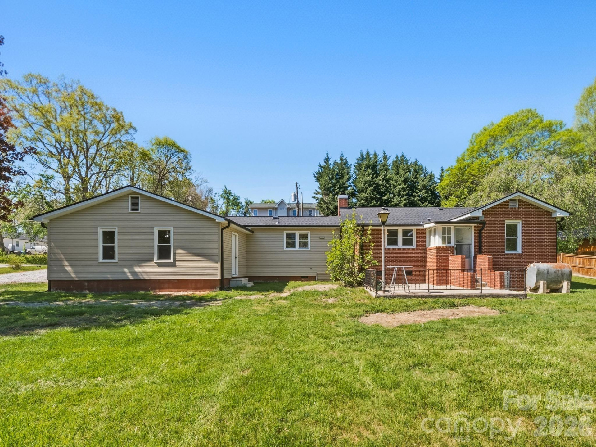 318 Resort Street - Photo 3