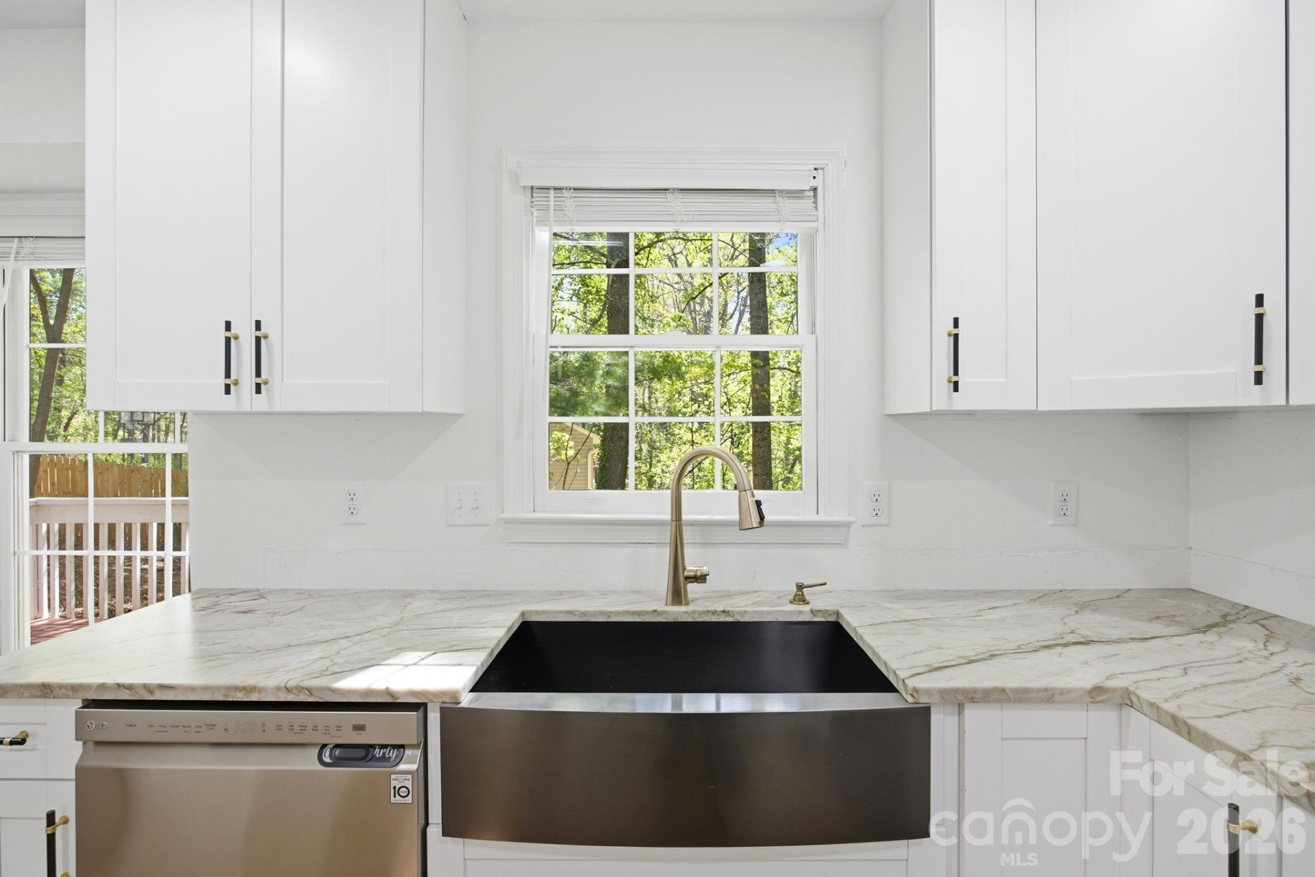 110 Southwick Court - Photo 7