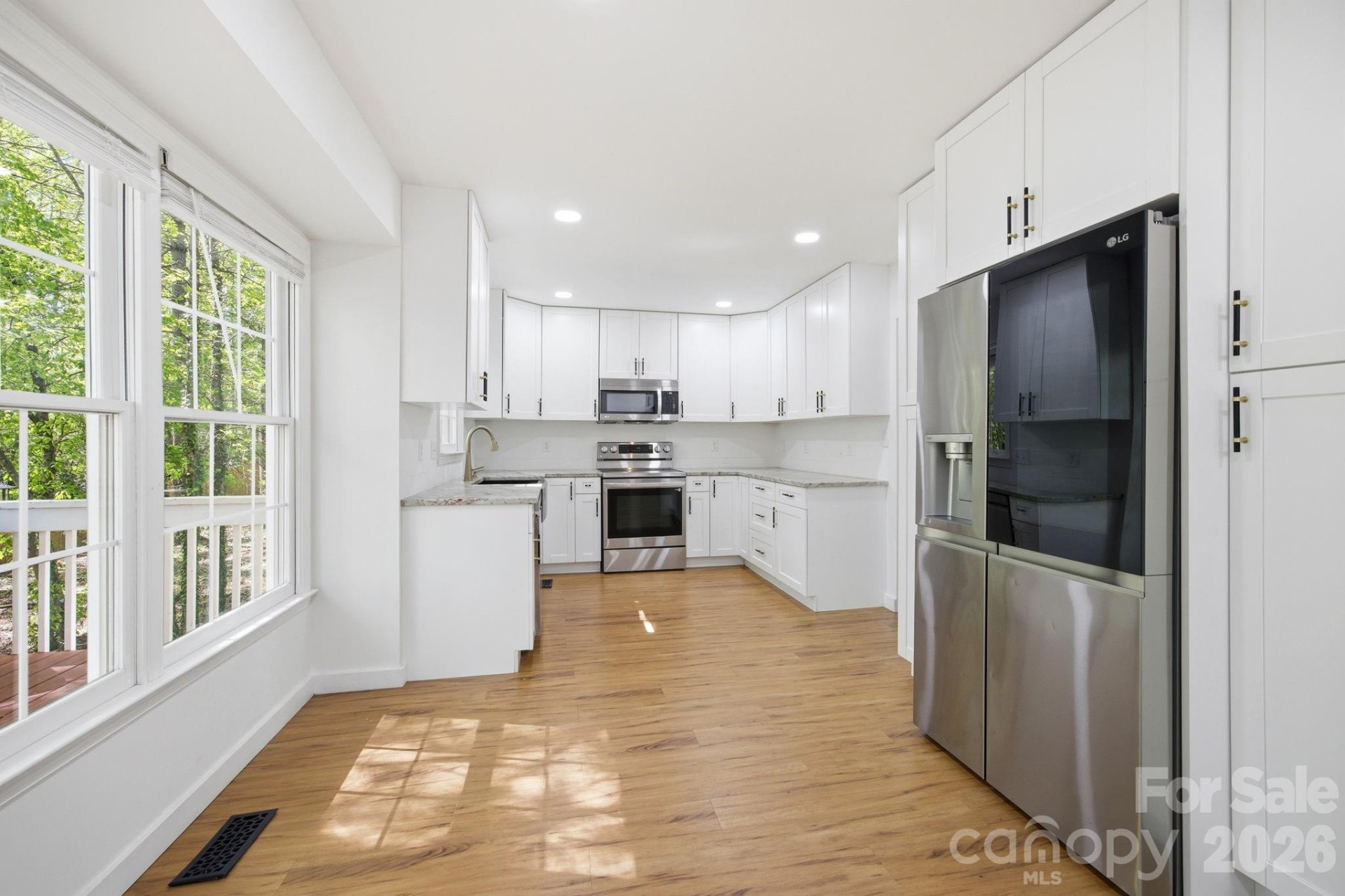 110 Southwick Court - Photo 8