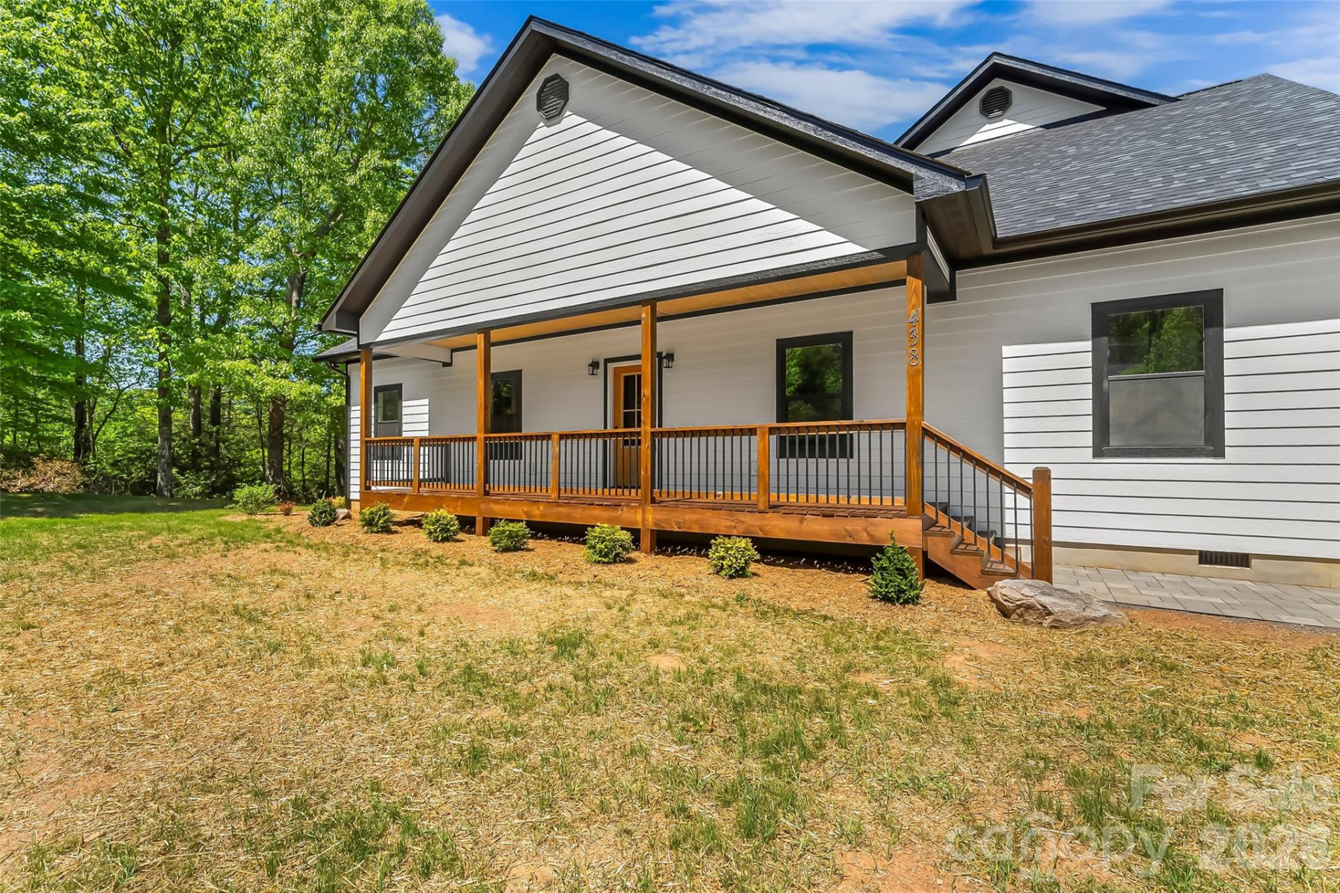 438 Plantation Drive - Photo 4