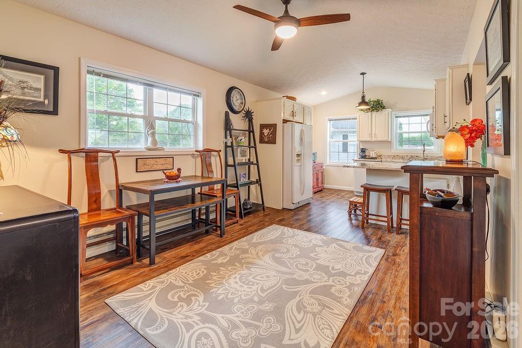 101 Strollers Lane - Photo 8