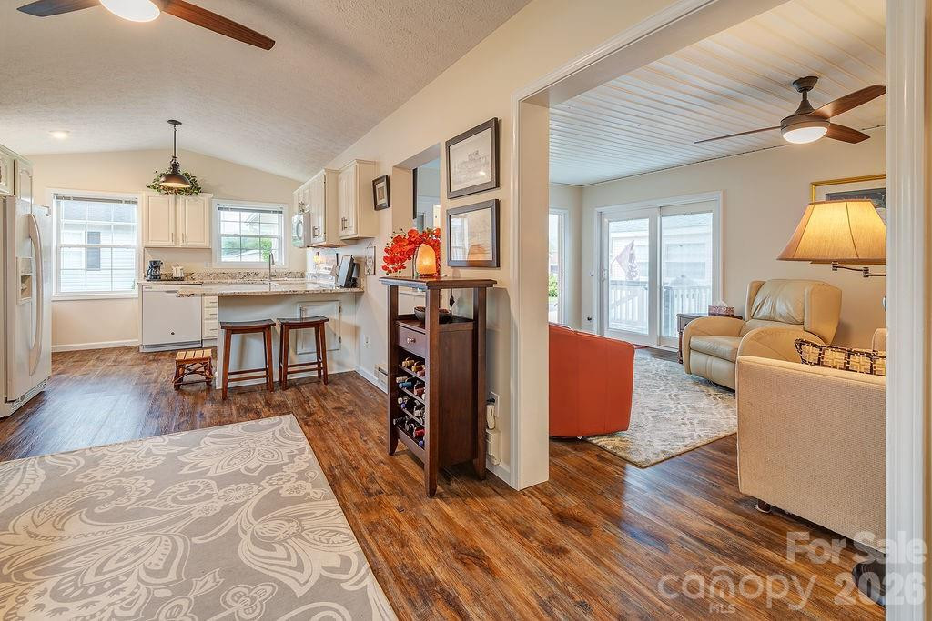 101 Strollers Lane - Photo 9