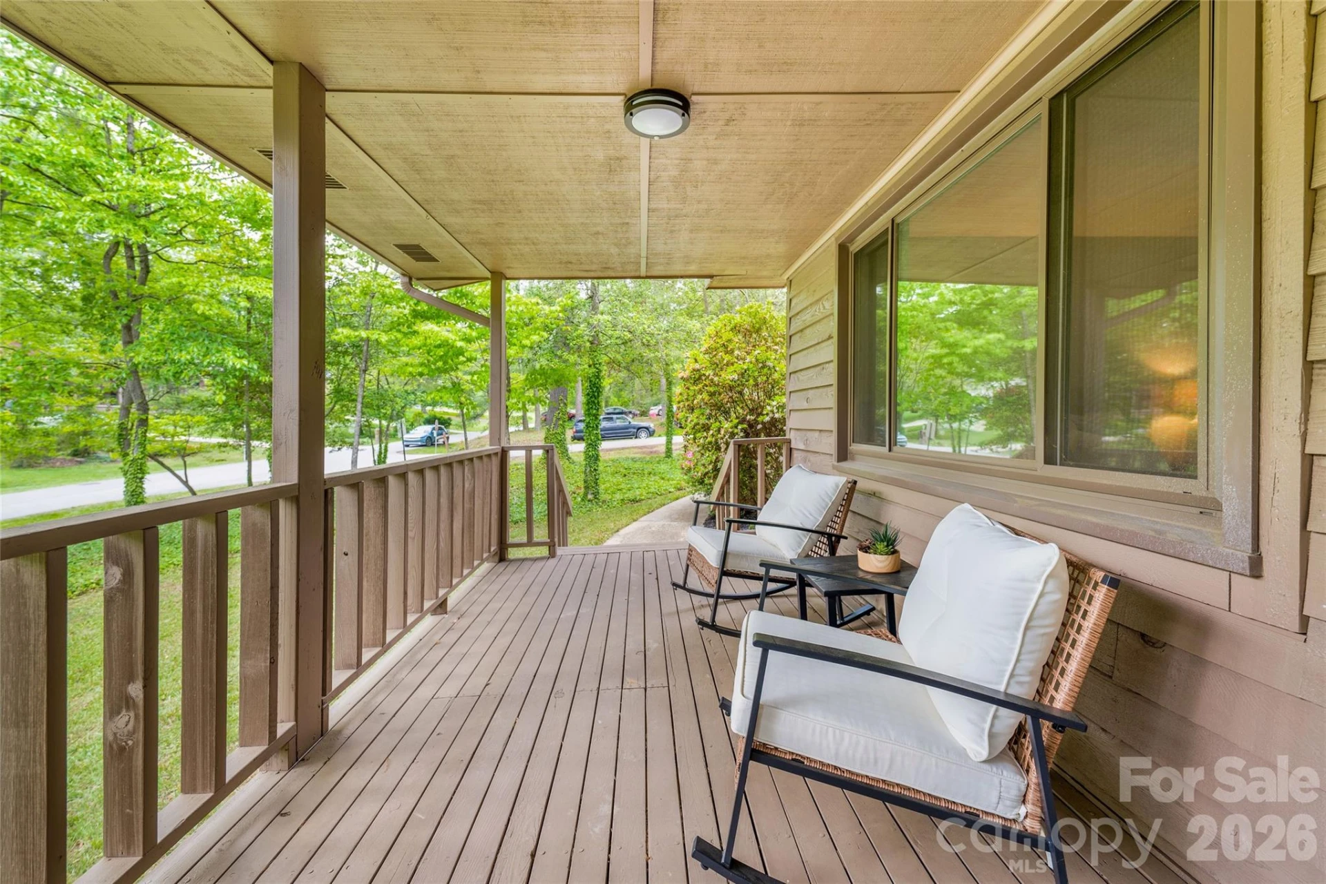 135 Scarlet Drive - Photo 3