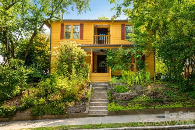 3 Woodlawn Avenue