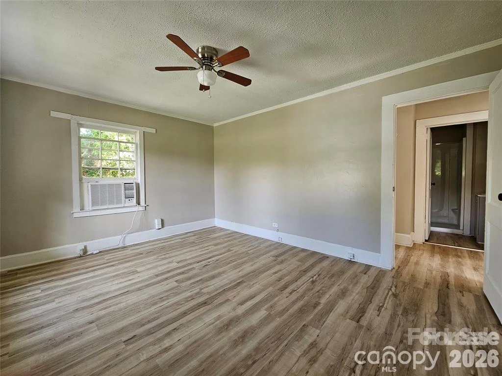 930 Miller Street - Photo 3
