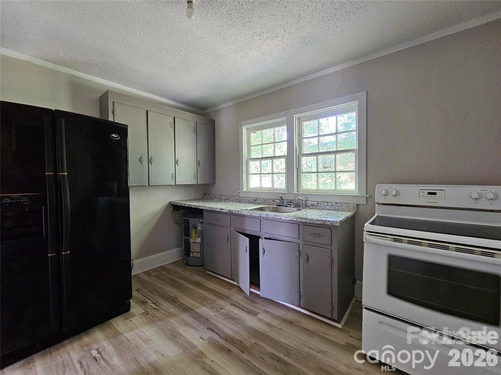 930 Miller Street - Photo 4