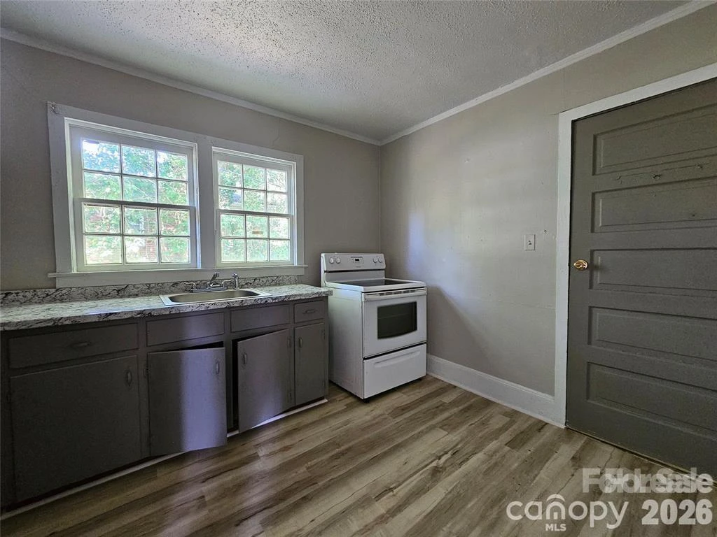 930 Miller Street - Photo 5