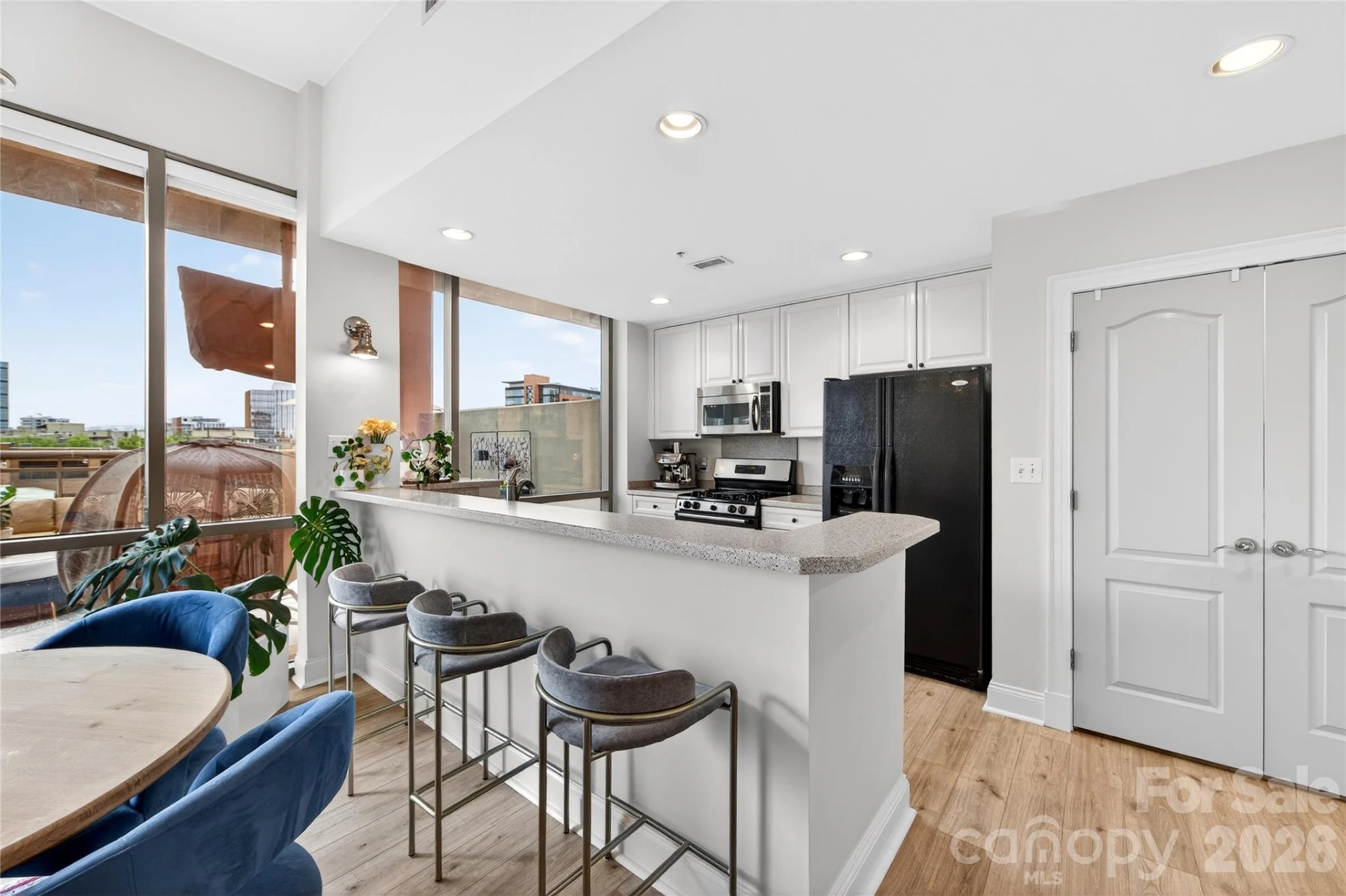 315 Arlington Avenue #503 - Photo 5