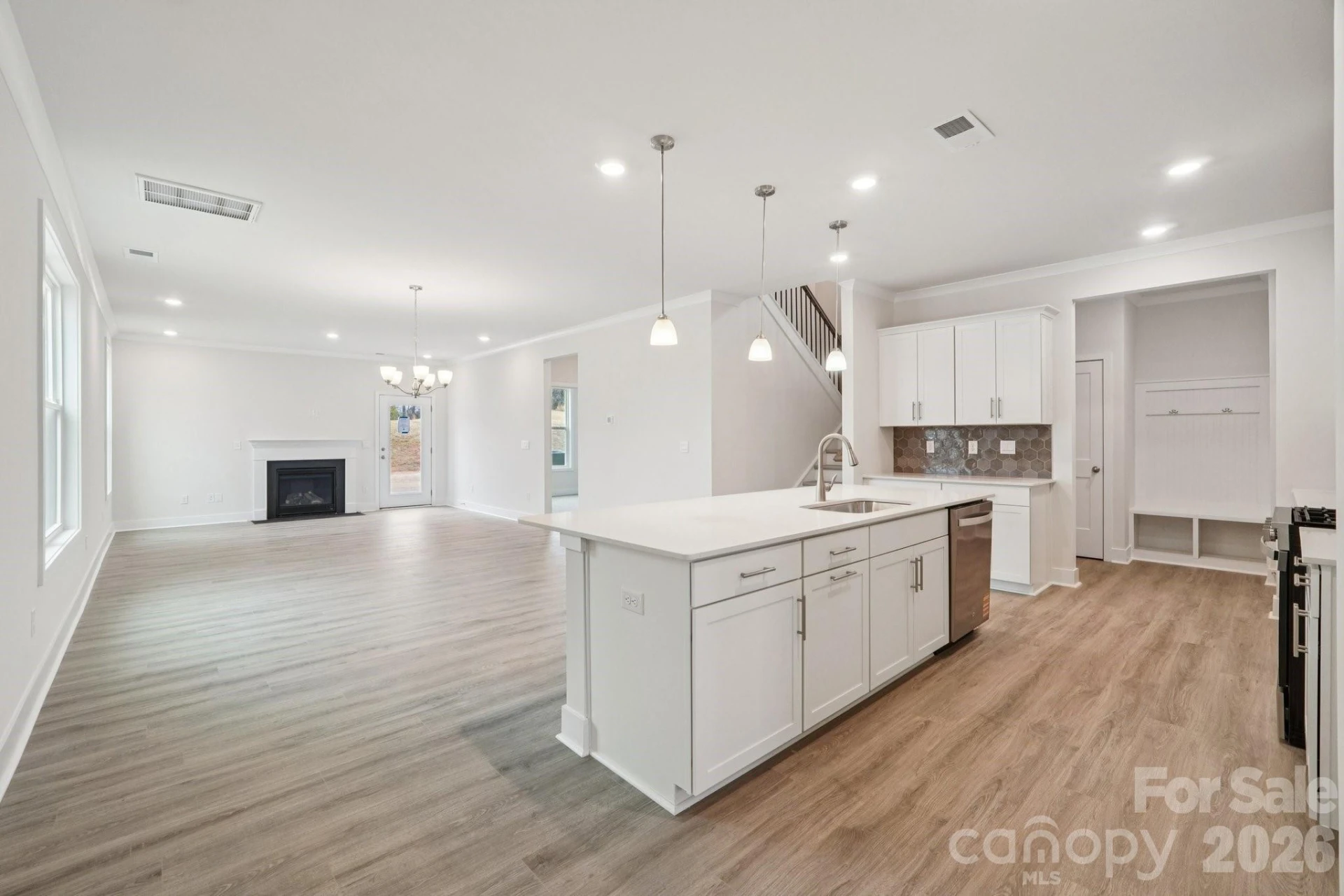 7685 Bainbridge Road - Photo 10