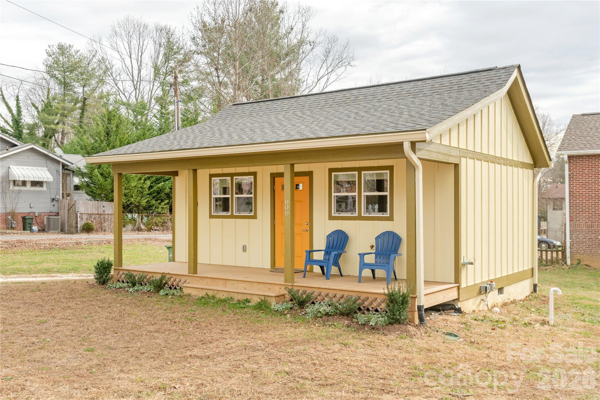 606 Ray Avenue - Photo 2