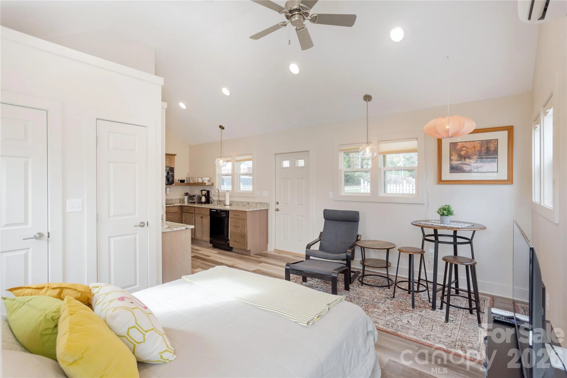 606 Ray Avenue - Photo 4