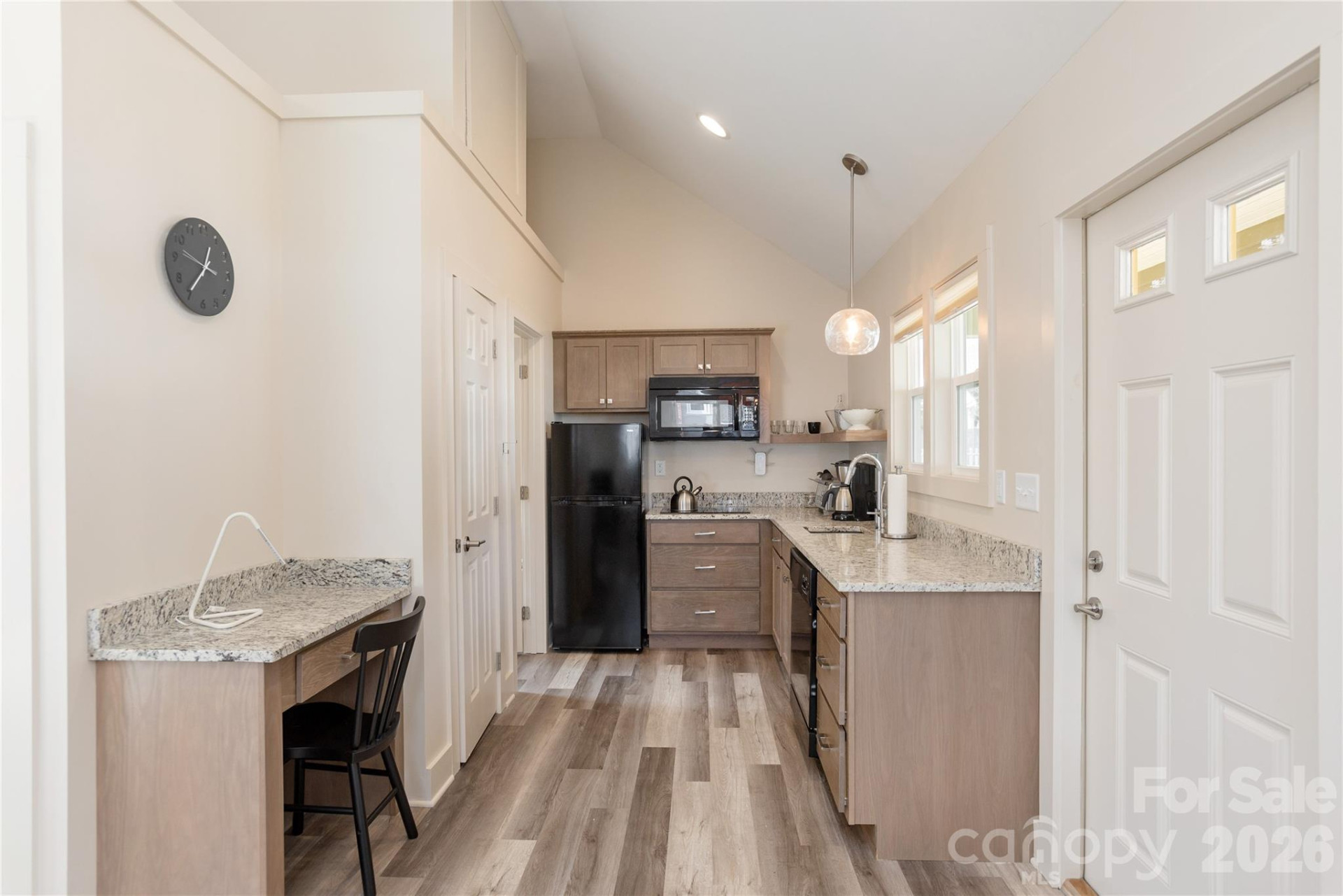 606 Ray Avenue - Photo 7