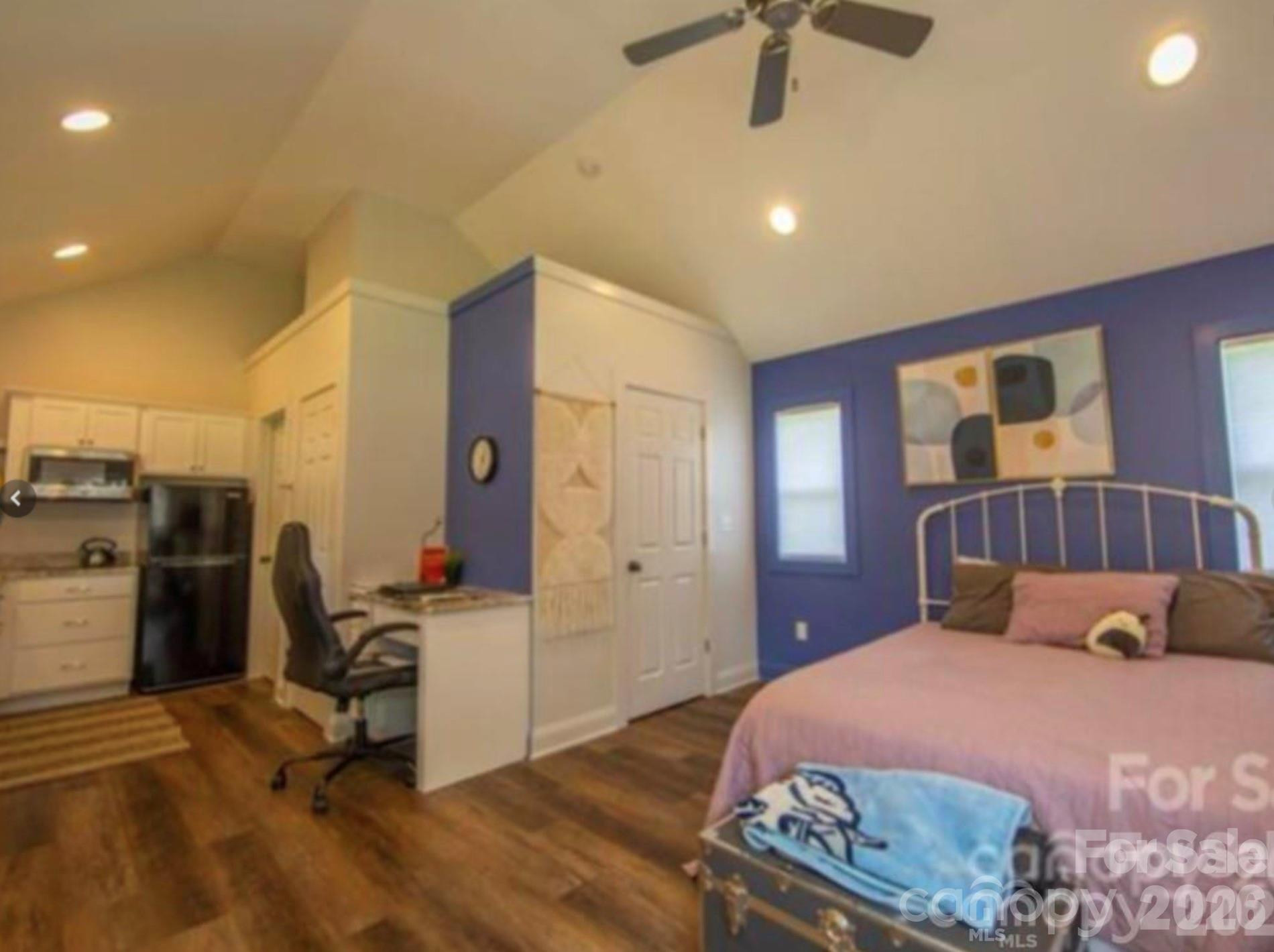 608 Ray Avenue - Photo 4