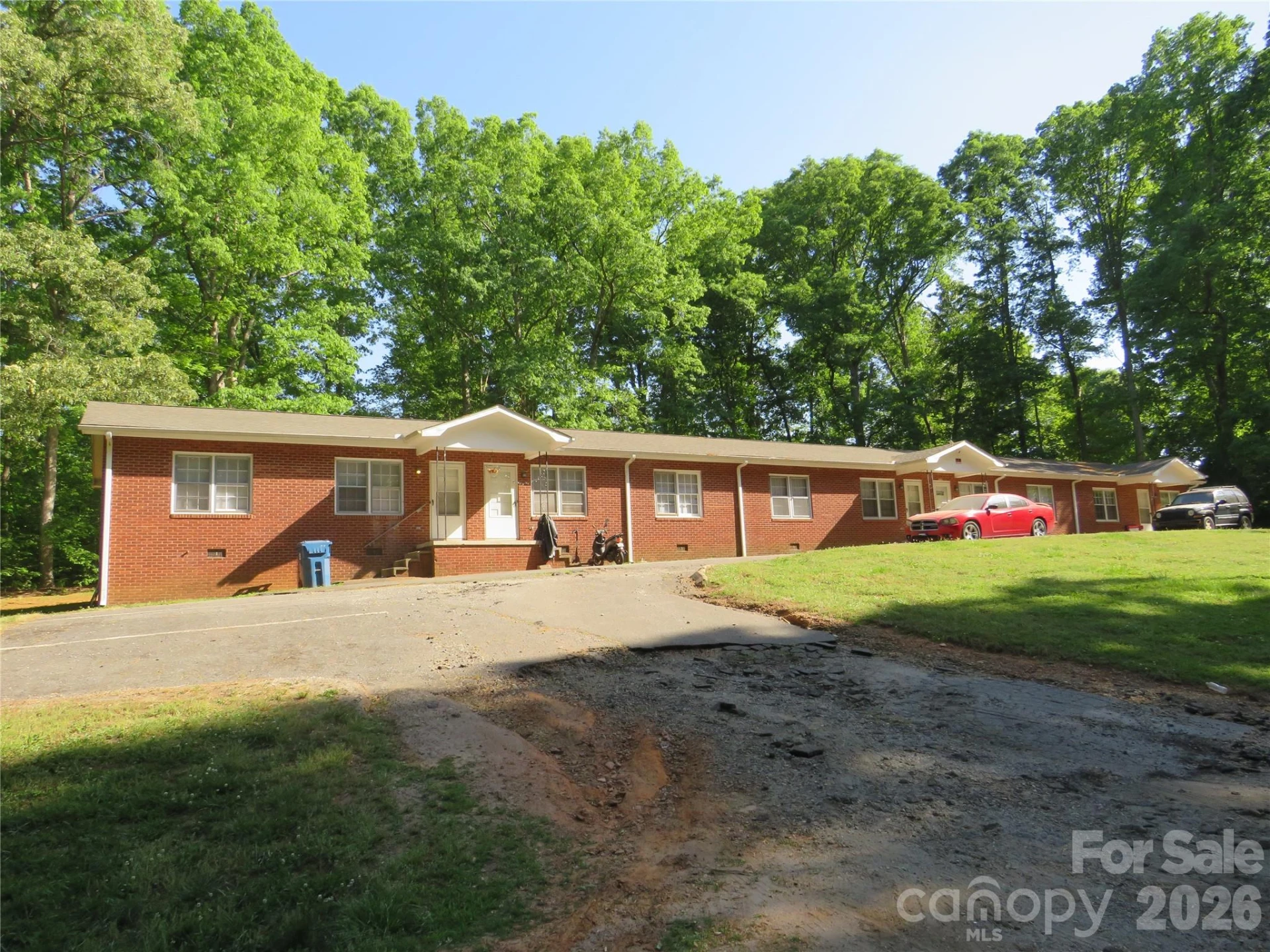 144 Nottingham Drive - Photo 3