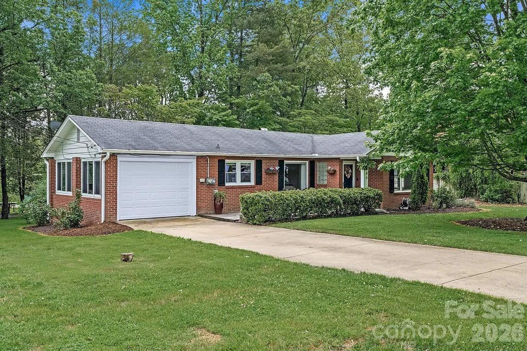 1106 Cherokee Drive - Photo 3