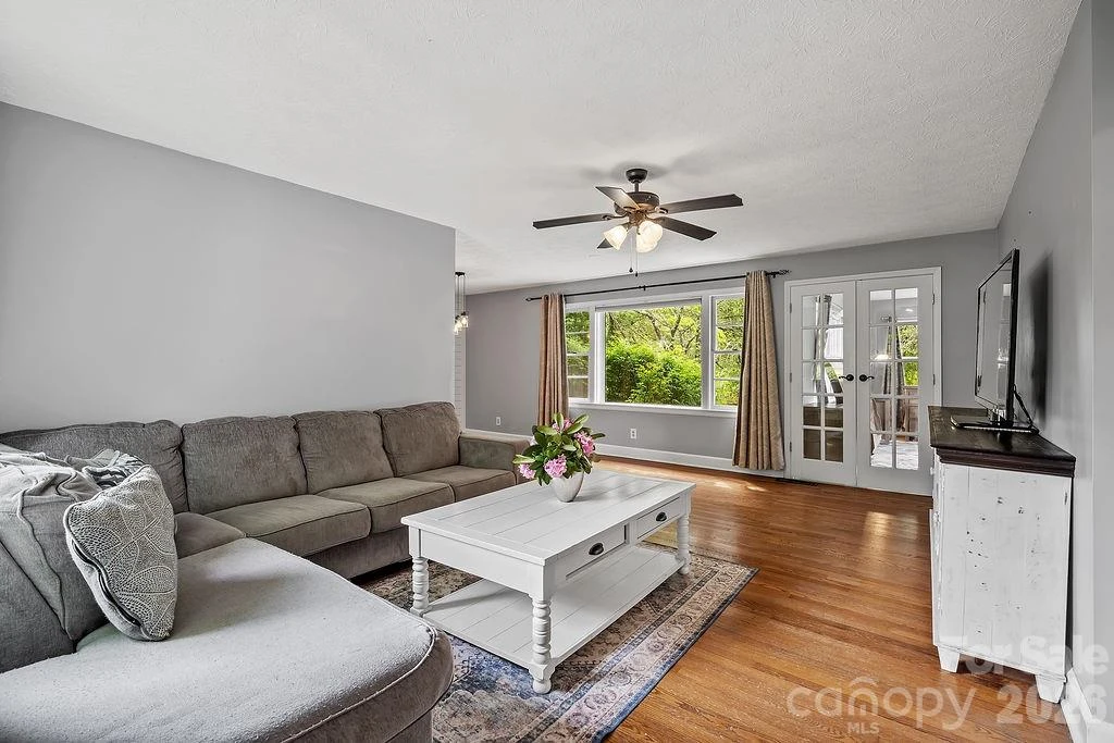 1106 Cherokee Drive - Photo 7