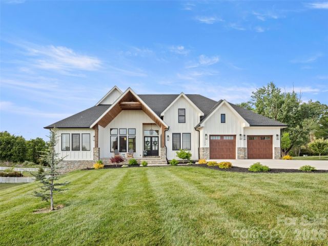 208 Majestic Ridge Road, Mills River, NC, 28759