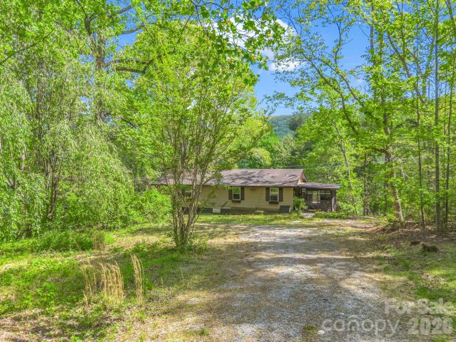 69 Hidden Brook Drive, Hendersonville, NC, 28739