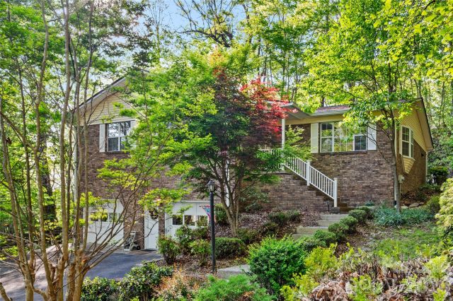 12 Steeplechase Court, Hendersonville, NC, 28791