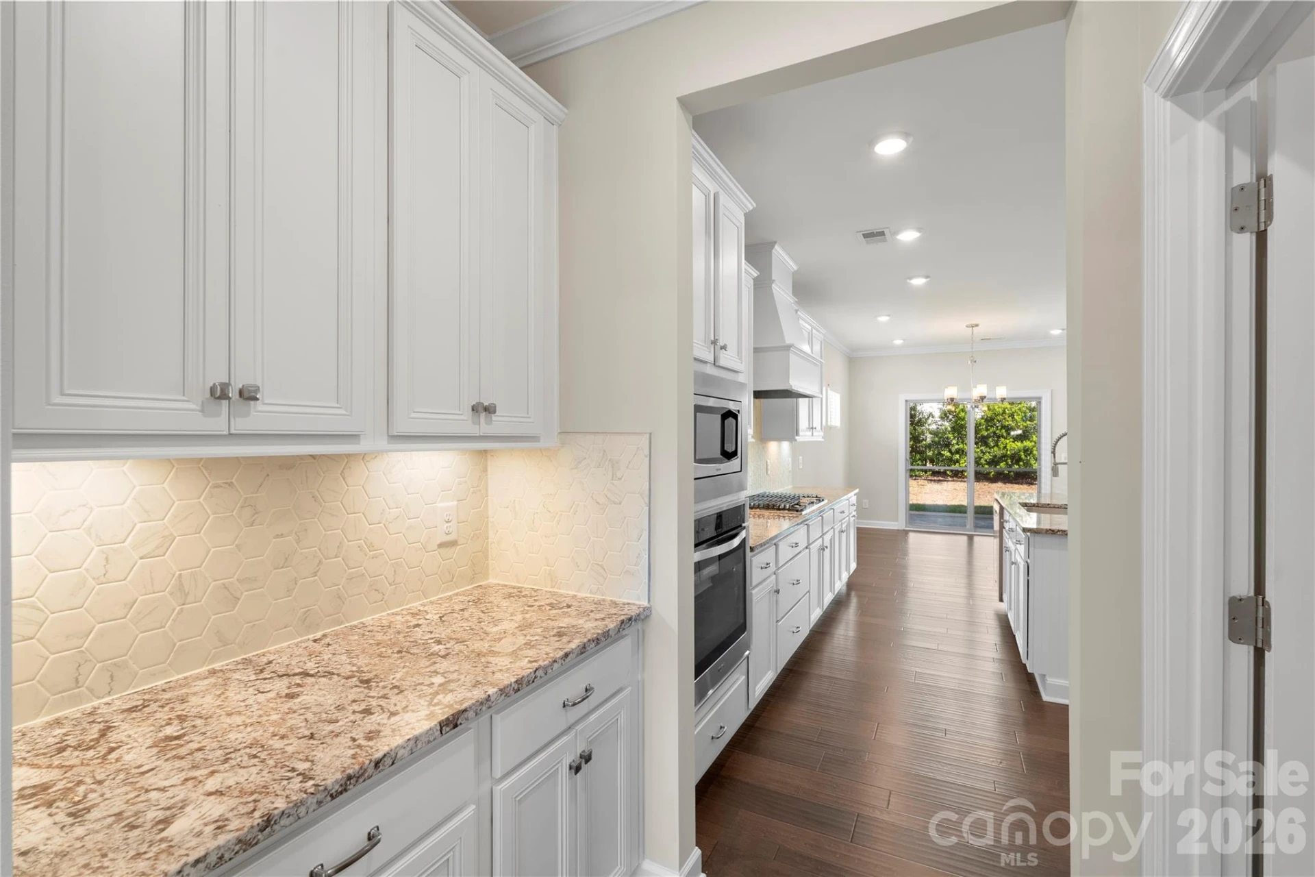 2017 Saxon Place - Photo 7