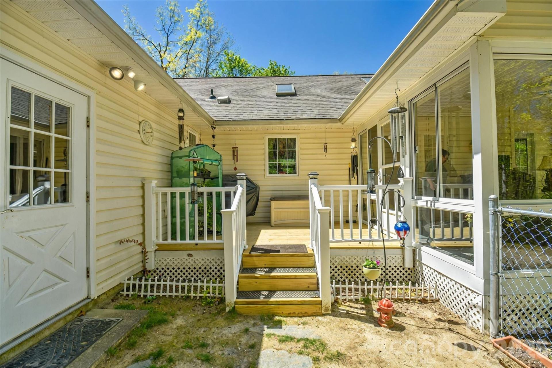 548 Thunder Road - Photo 45