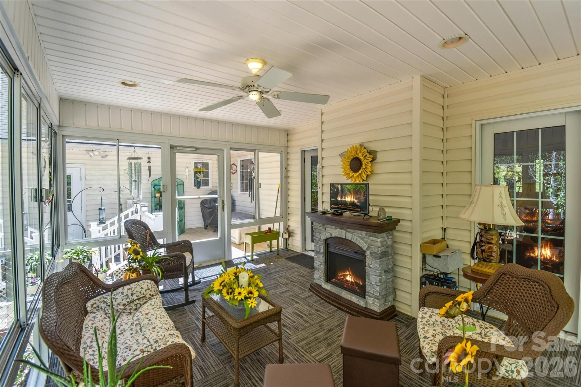 548 Thunder Road - Photo 9