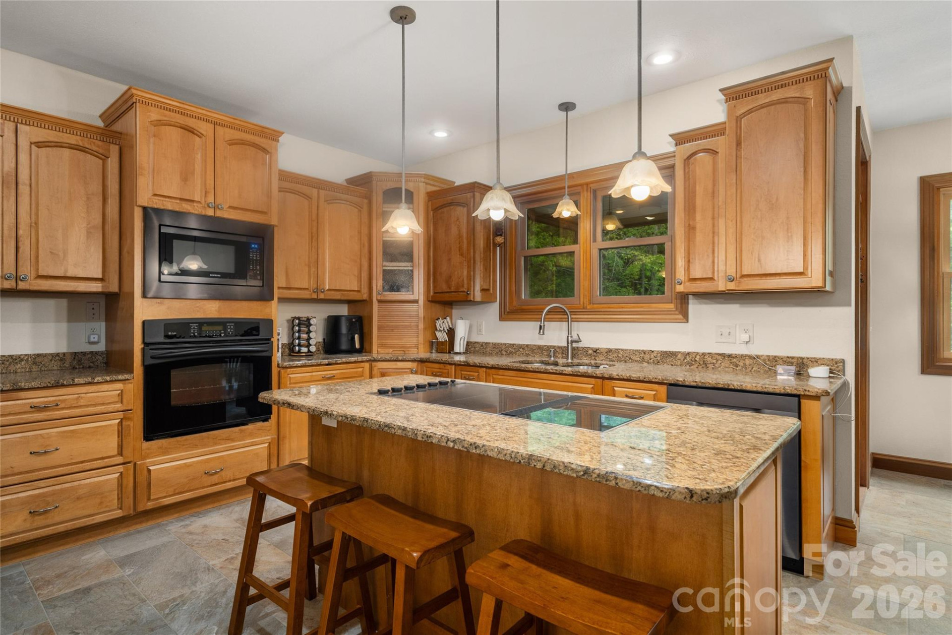 176 Hemlock Lane - Photo 4