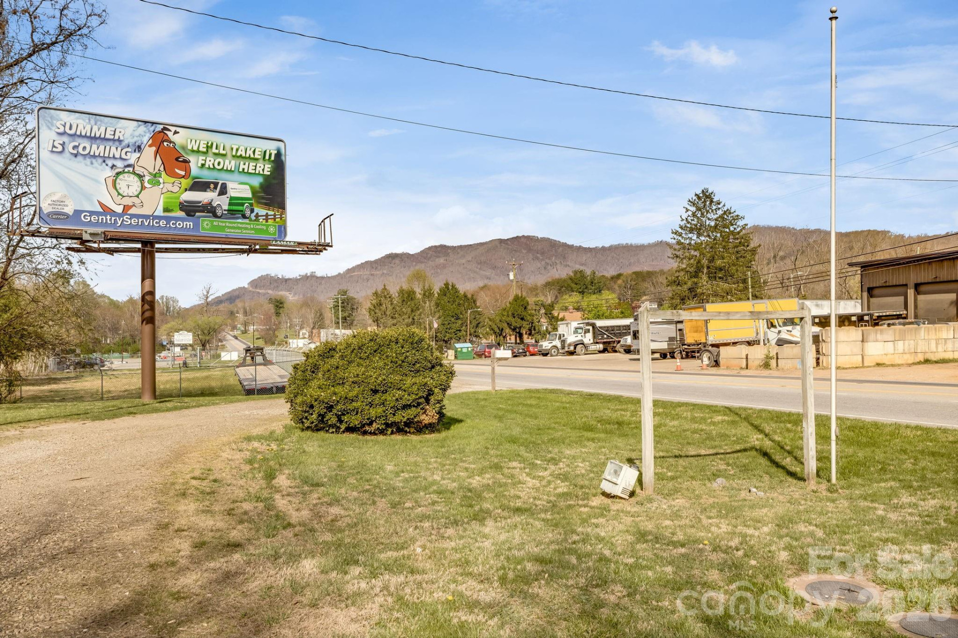 2172 Smokey Park Highway - Photo 11