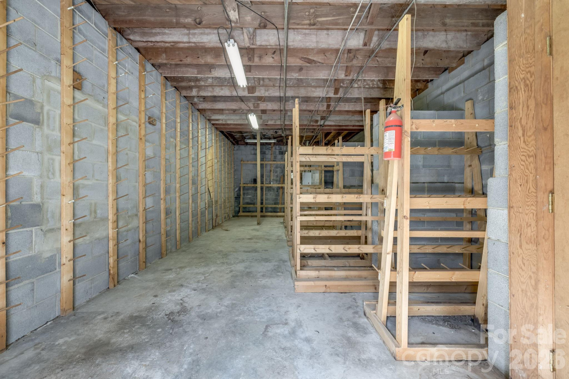 2172 Smokey Park Highway - Photo 16