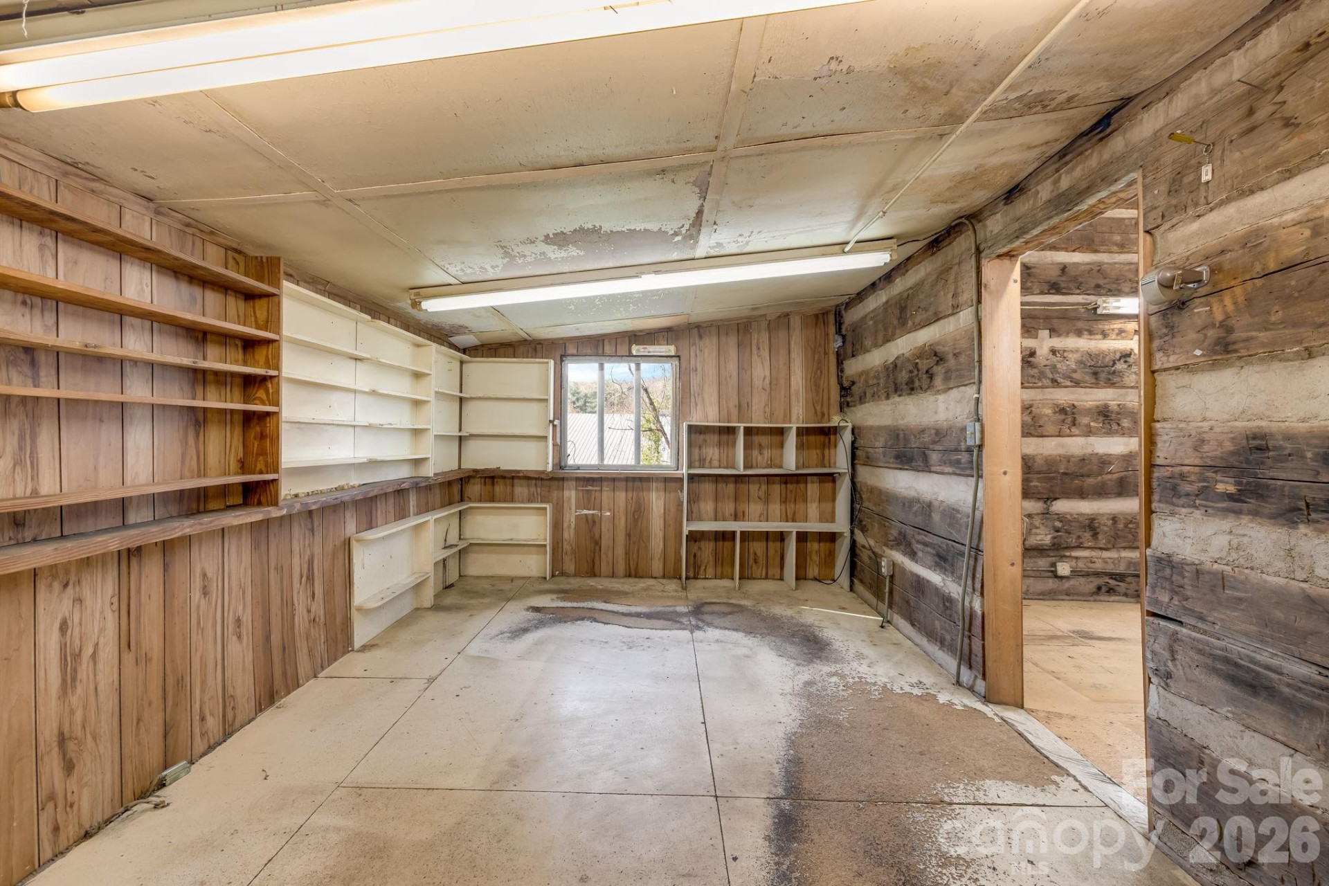 2172 Smokey Park Highway - Photo 18