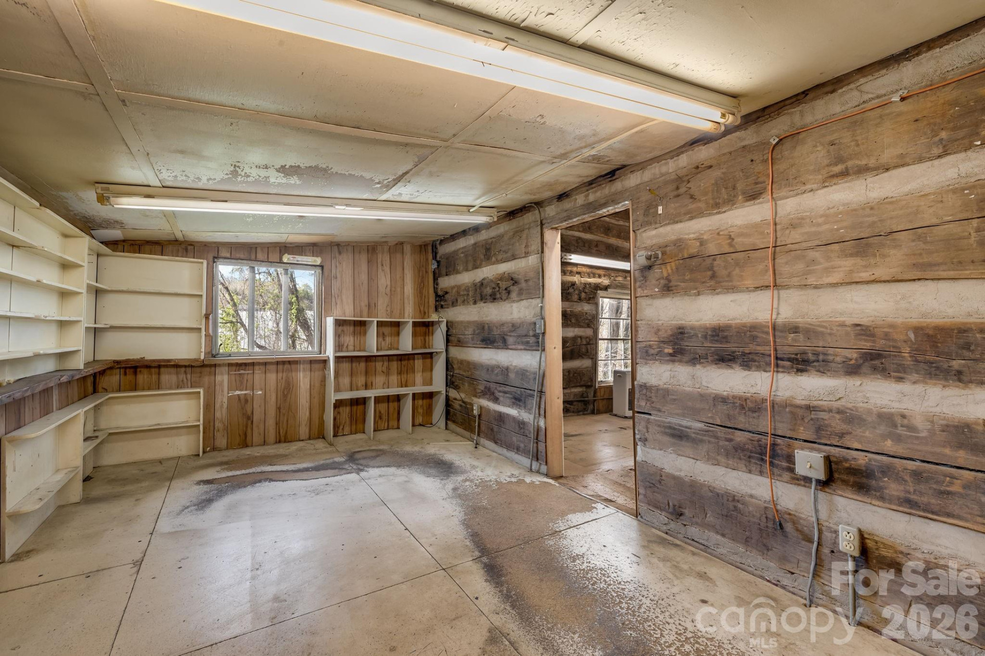 2172 Smokey Park Highway - Photo 22