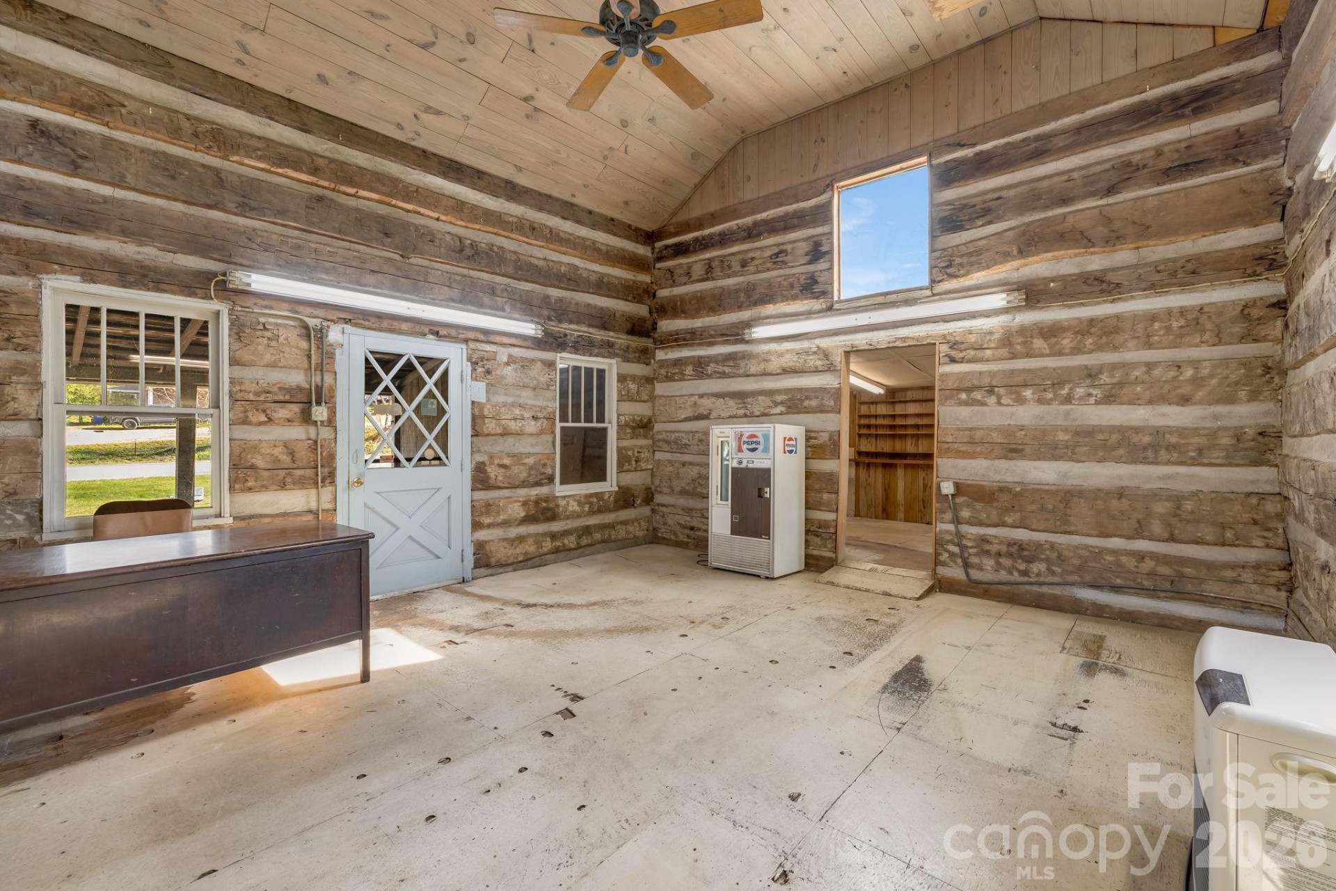 2172 Smokey Park Highway - Photo 5