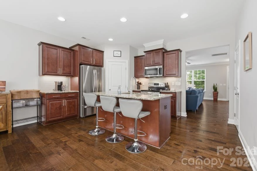 8737 Aspinwall Drive - Photo 7