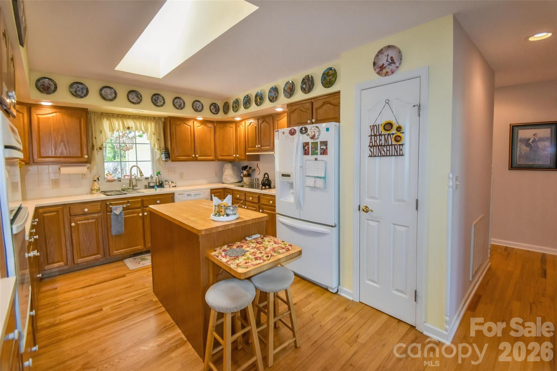 548 Thunder Road - Photo 12